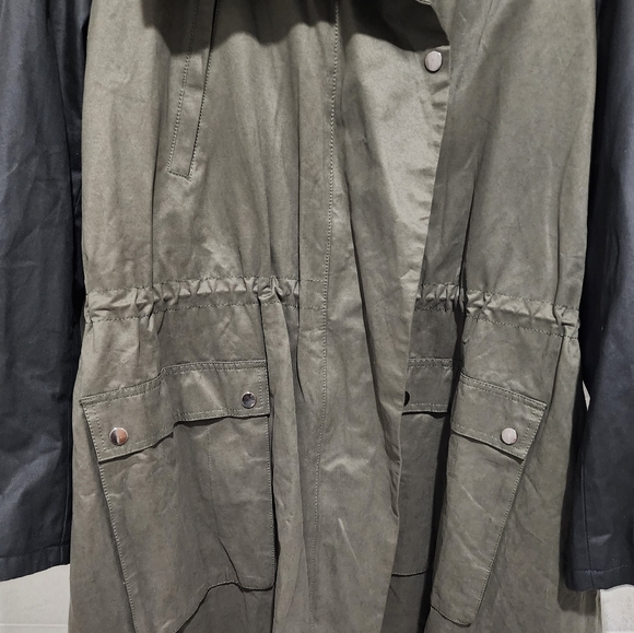 Lane Bryant Green Contrast Black Sleeve Anorak Jacket 26/28 - Picture 5 of 15